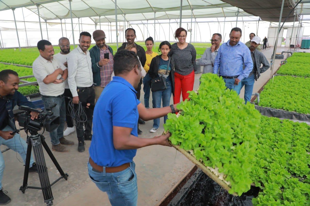 EHPEA held a media tour at its member farms
